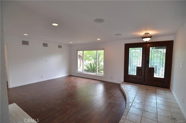 Building Photo - 302 Briar Creek Rd