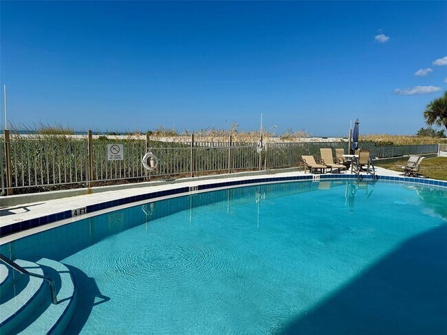 Building Photo - 950 Tarpon Center Dr