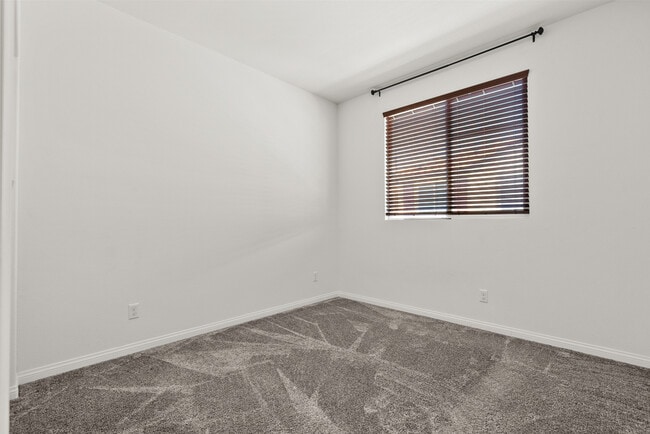 Building Photo - 14610 Isla Vista Dr
