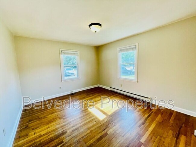 Building Photo - 1405 Glenside Dr