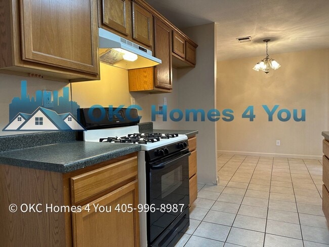 Building Photo - 3 Bedroom, 1 Bathroom Home in Bethany