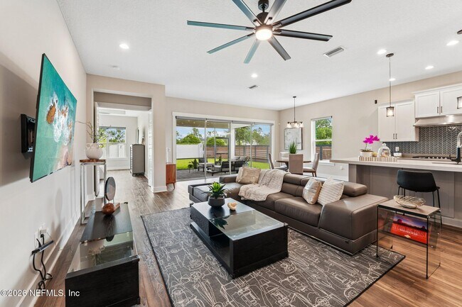 Building Photo - 10223 Silverbrook Trl