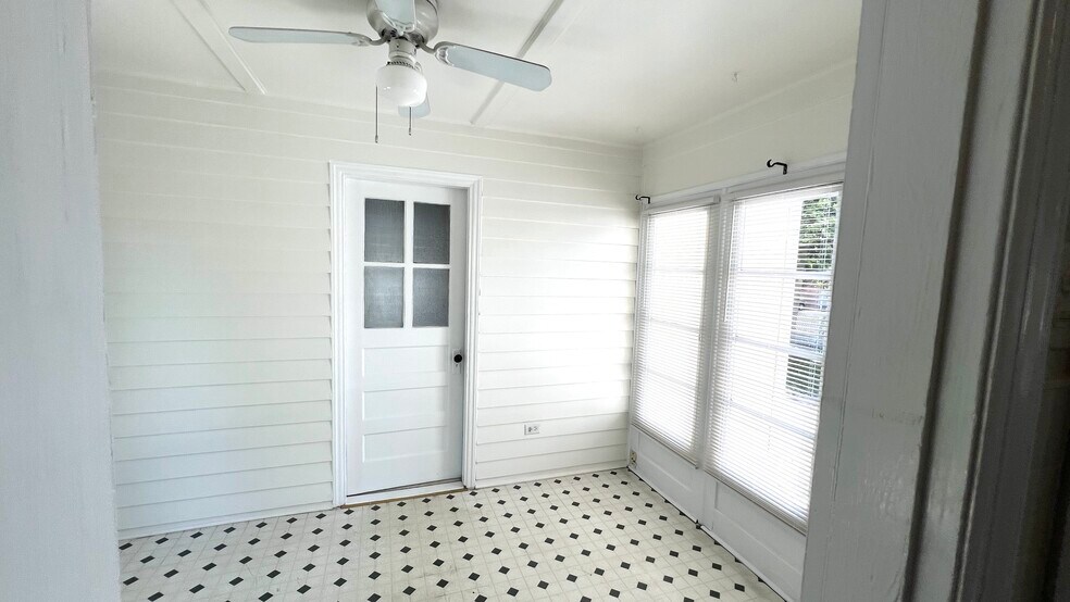 Building Photo - 2804 Belmar Blvd