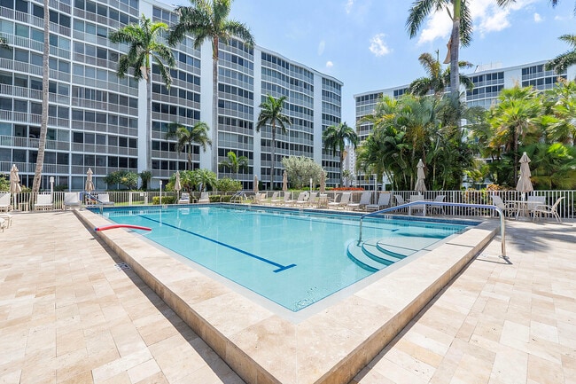 Building Photo - 3310 S Ocean Blvd