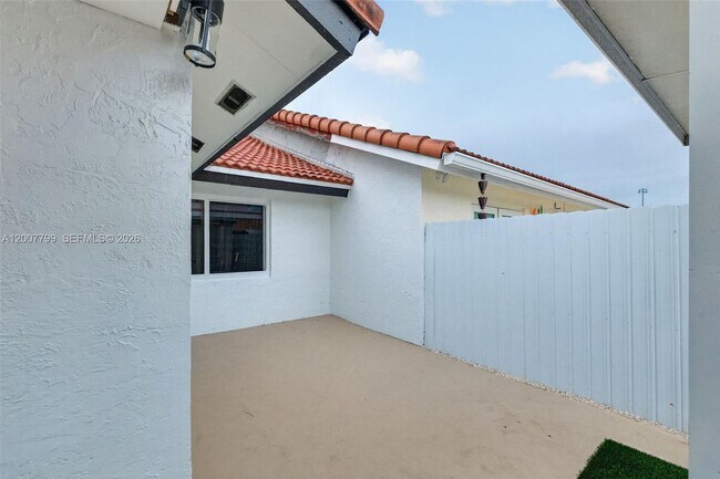 Building Photo - 4530 SW 143rd Pl