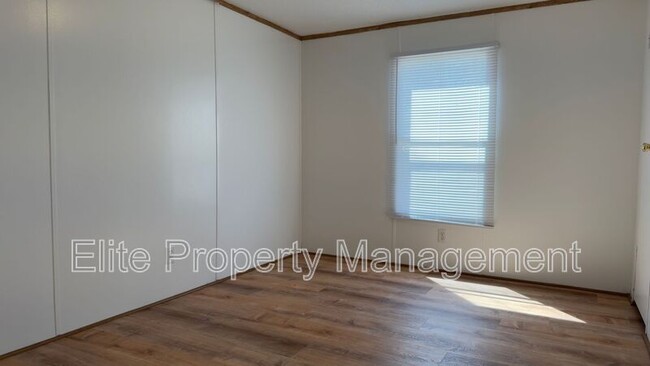 Building Photo - 98 E Byrd Dr