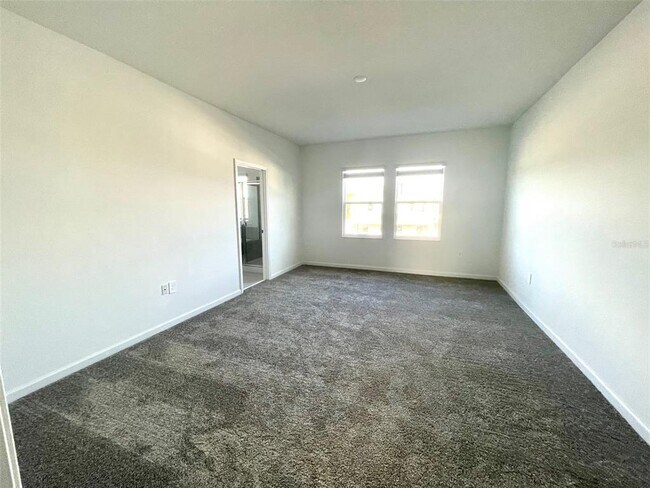 Building Photo - 6231 Lakepine St