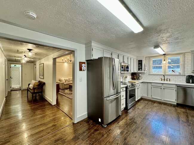 Building Photo - 3-Bedroom Ranch Ready On 12-01-25! 1/2 Acr...