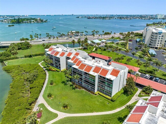 Building Photo - 7871 Sailboat Key Blvd S