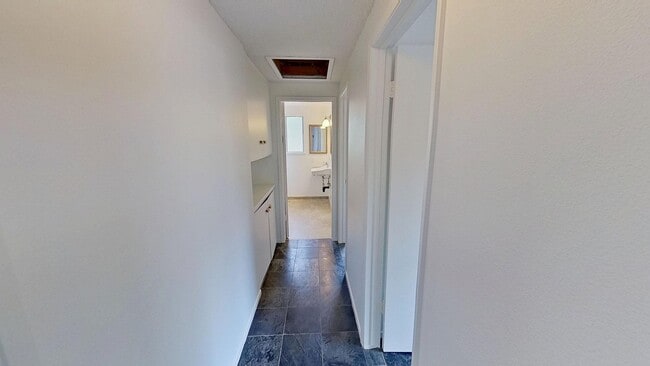 Building Photo - 4 Bedroom/2 Bathroom house in Goleta