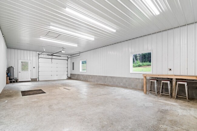 Building Photo - 7795 Loches Rd