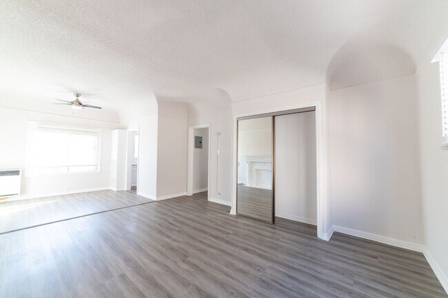Building Photo - 207 N Berendo St