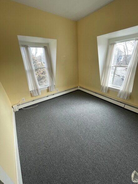 Office space - 54 Allen St