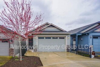 Building Photo - 13010 NE 24th Cir