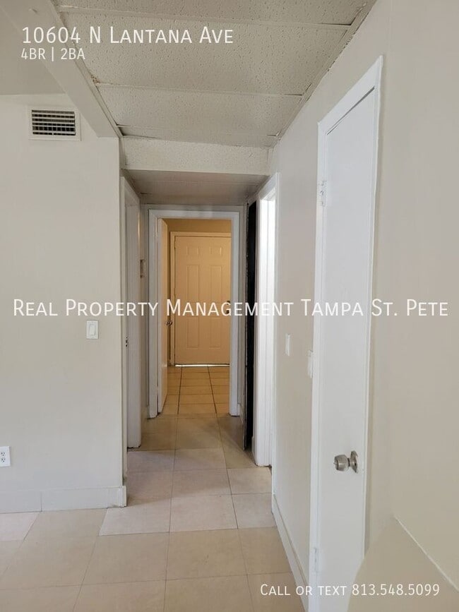Building Photo - 10604 N Lantana Ave