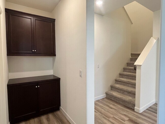 Building Photo - Spacious 3 bedroom, 3-bathroom condo for rent