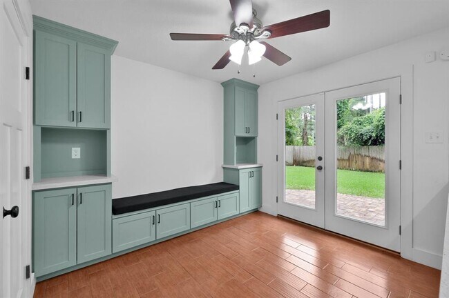 Building Photo - 5 Hickory Oak Dr