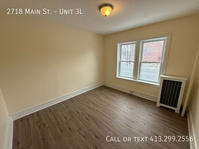 Building Photo - 2718 Main St