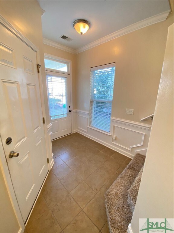 Building Photo - 142 Chapel Lake S