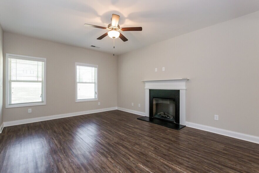 Building Photo - 593 Joneus Dr