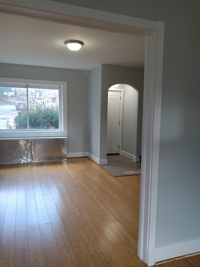 Building Photo - 4101 Kinsway