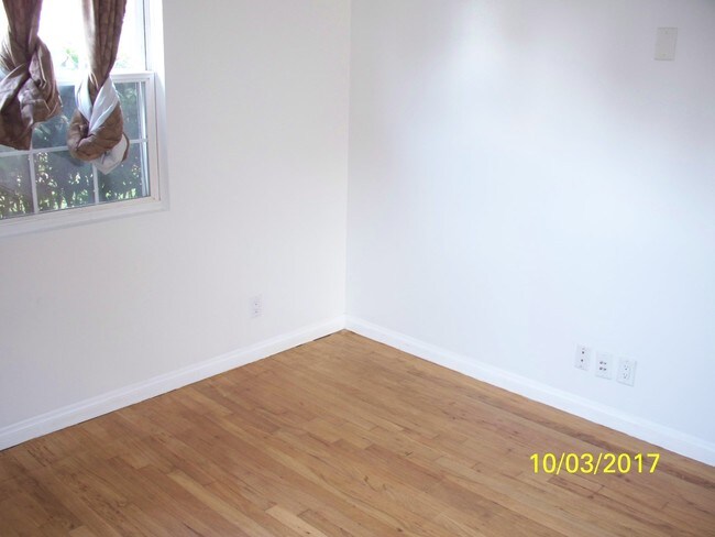 Building Photo - 12566 Woodbine St