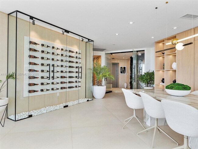 Building Photo - 21 Isle of Venice Dr