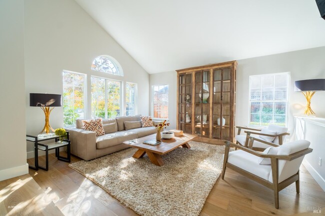 Building Photo - 517 Leafhaven Ln