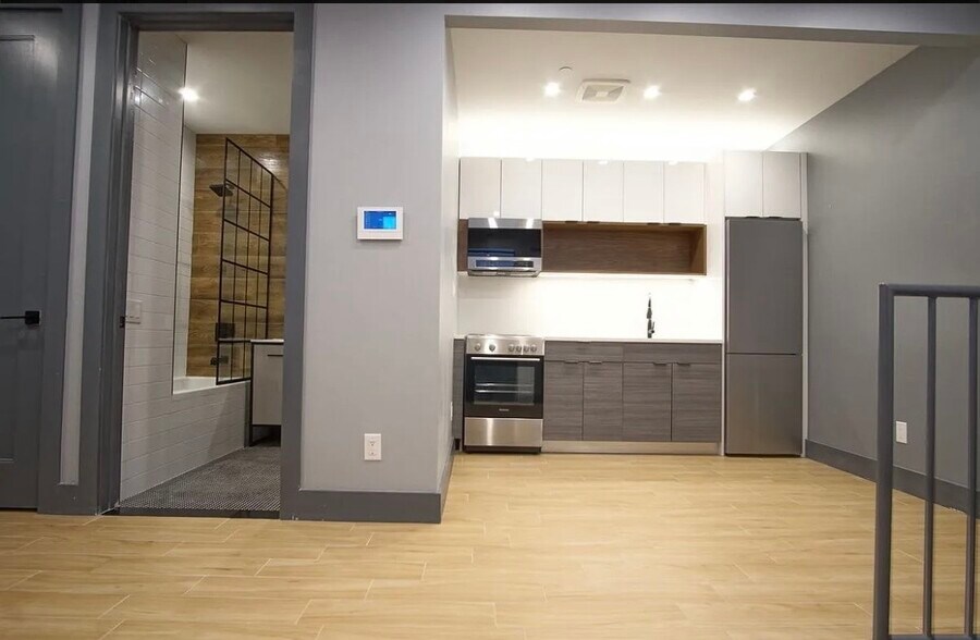 Building Photo - 314 Sumpter St