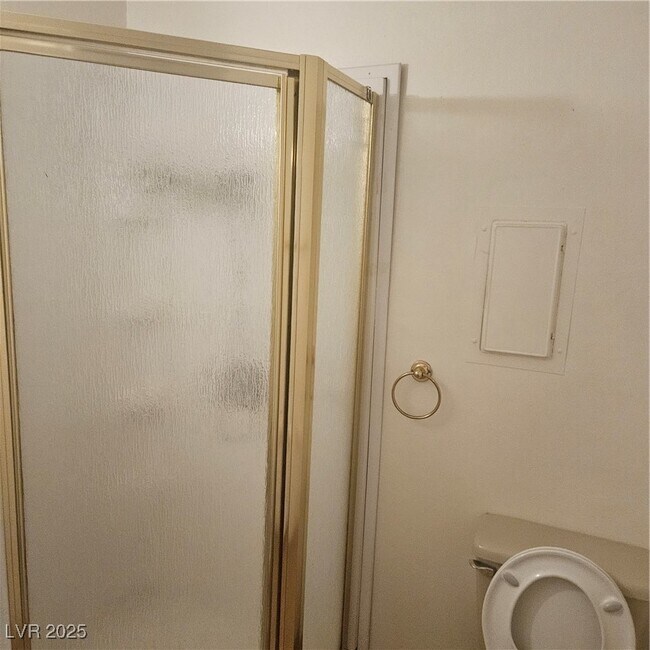 Building Photo - 350 E Desert Inn Rd