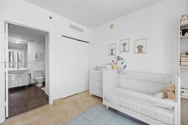 Building Photo - 495 Brickell Ave