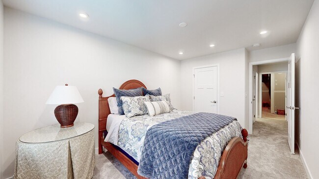 Building Photo - 3 bed, 2.5 bath Townhouse with 2 car garage AVAILABLE Soon  in Mooresville
