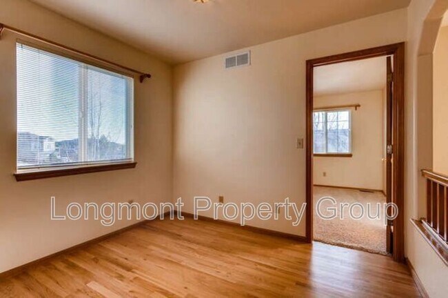 Building Photo - 709 Clarendon Dr