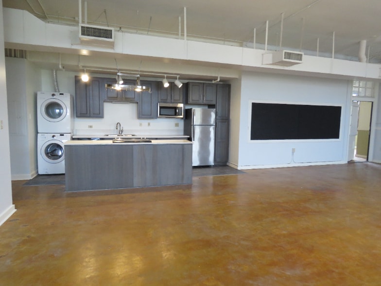 Building Photo - 1401 Scott St