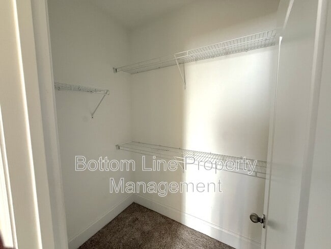 Building Photo - 5200 Craftsman Ridge Dr