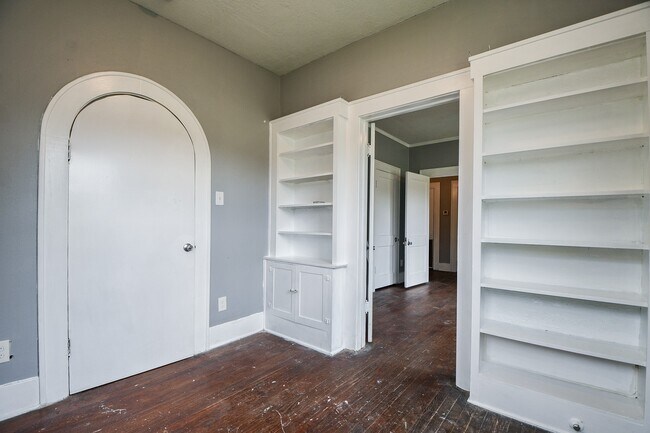 Building Photo - 3319 Holman St