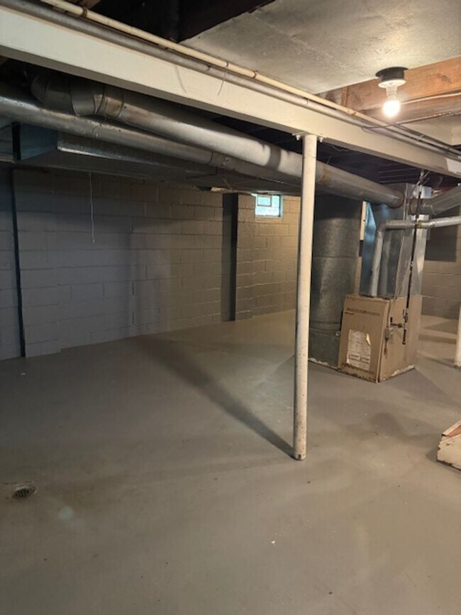 Building Photo - 5150 Outer Dr E