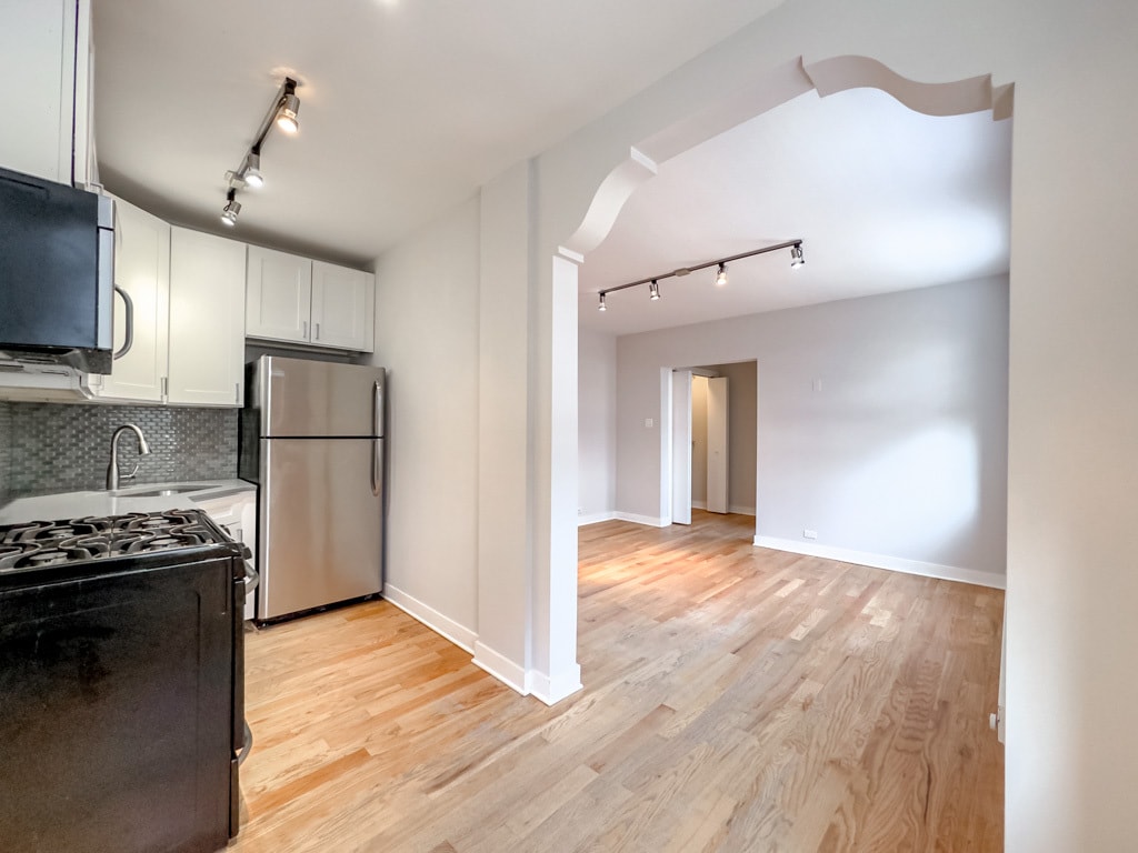 Building Photo - 2425 N Kedzie Blvd