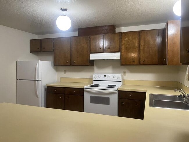 Building Photo - 2963 W Lorraine Ave