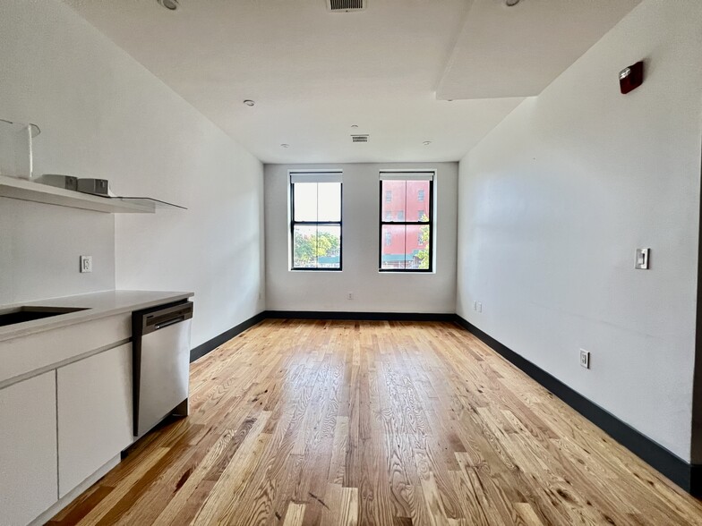 Unit 202 - 568 Communipaw Ave