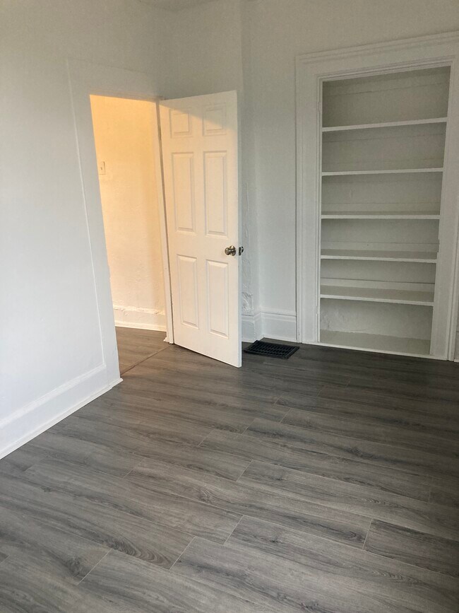 Building Photo - 500 W Wyoming Ave