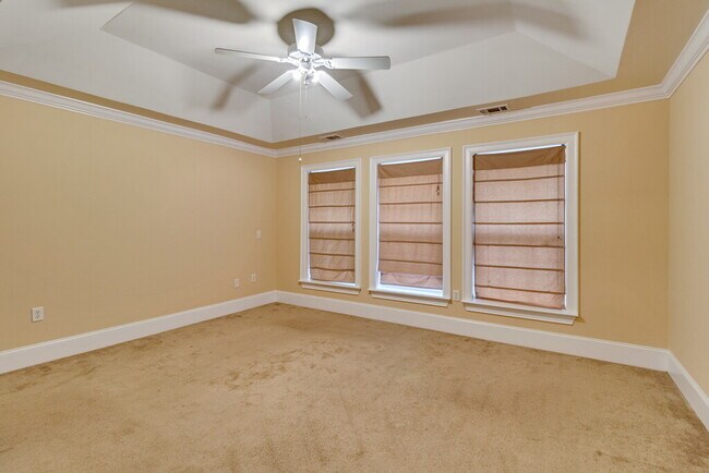 Building Photo - 102 Kendal Ct