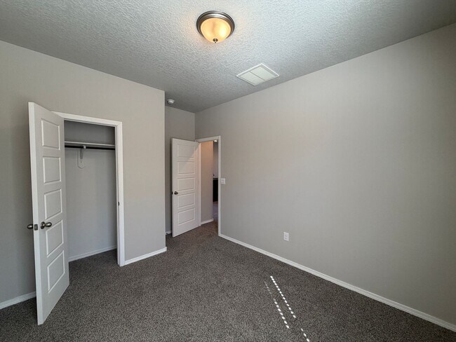 Building Photo - 4875 Mount Salas St NE