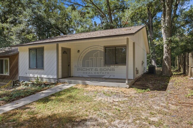 Building Photo - 1824 Seay Ct