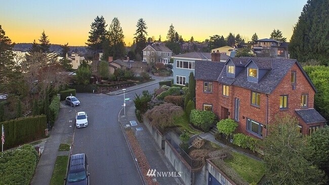 Building Photo - 4105 55th Ave NE