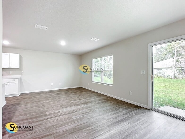 Building Photo - 19 Wood Amber Ln