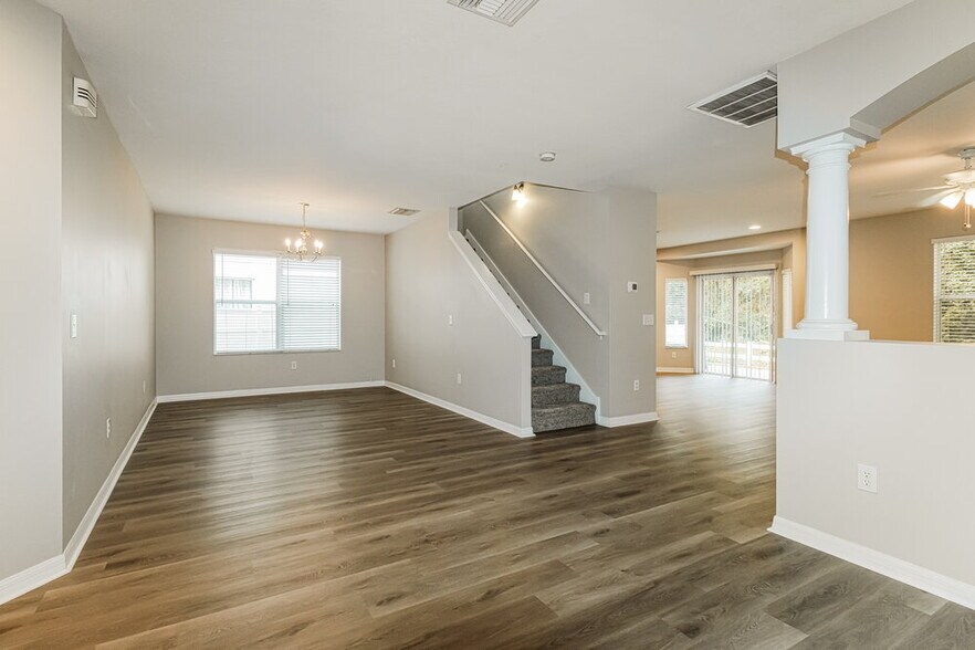 Building Photo - 10138 Perthshire Cir