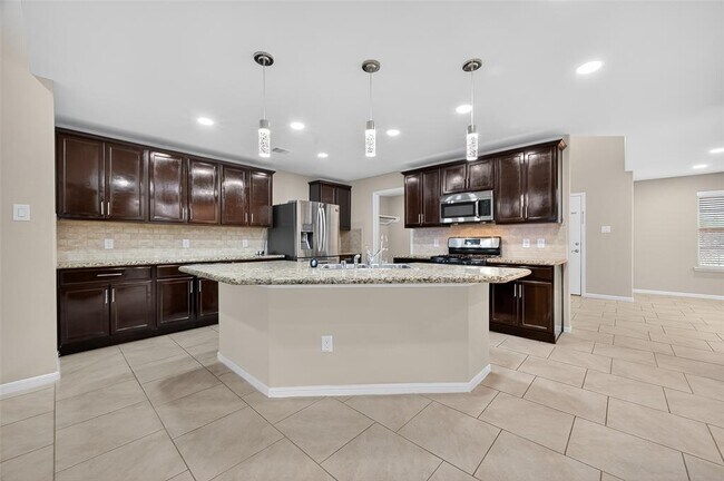 Building Photo - 3026 Village Creek Dr