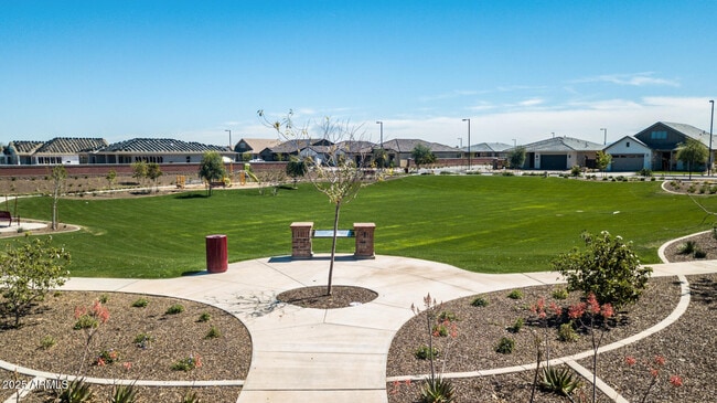 Building Photo - 14202 W Willow Ave