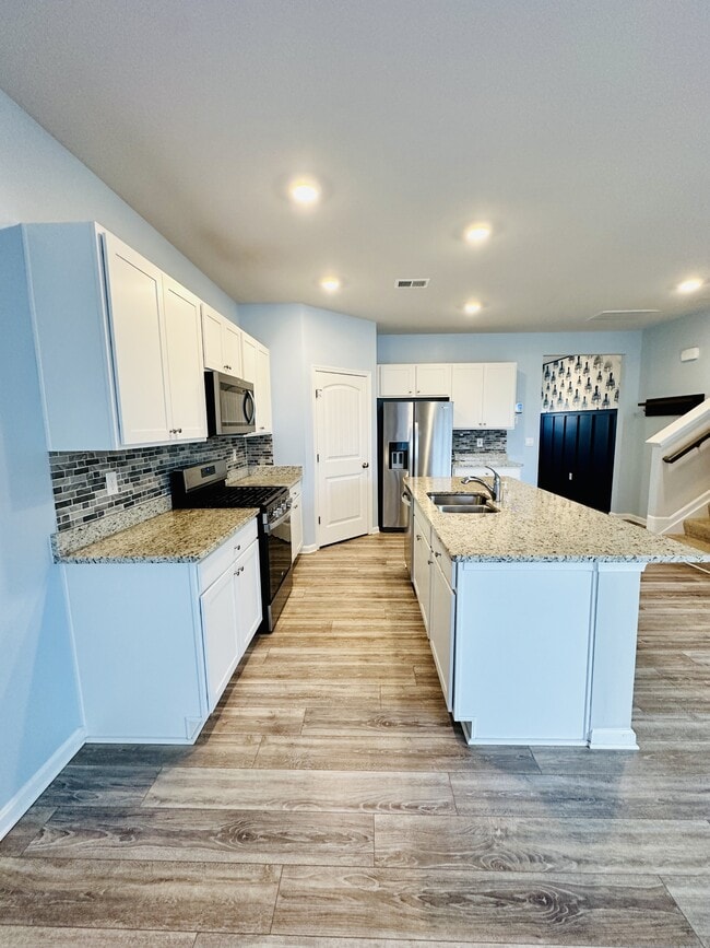 Building Photo - 30735 Waterfront Dr